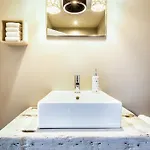 Chambres D'hotes Le Clos De Bed & Breakfast Landrais