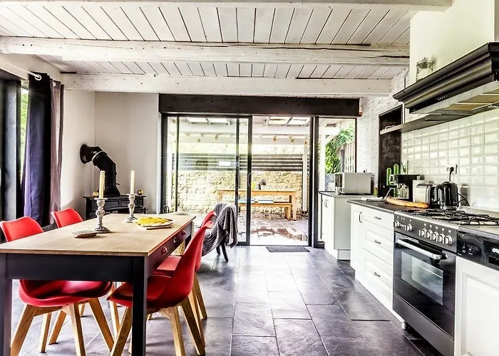 فندق مبيت وإفطار Chambres D'hotes Le Clos De